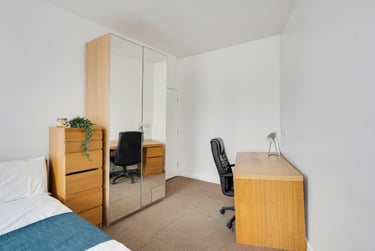 5 bed flat, Furzehill Road, Mutley, Plymouth, PL47JZ - Image 2